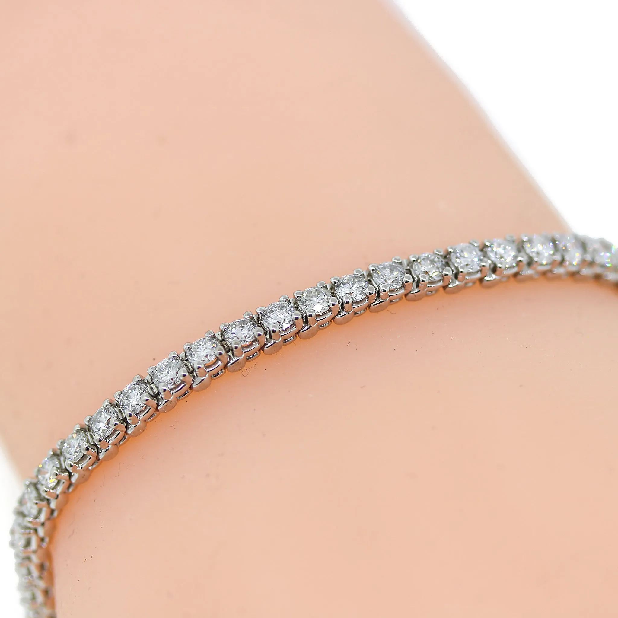 Classic 5.80 carat Diamond Tennis Bracelet