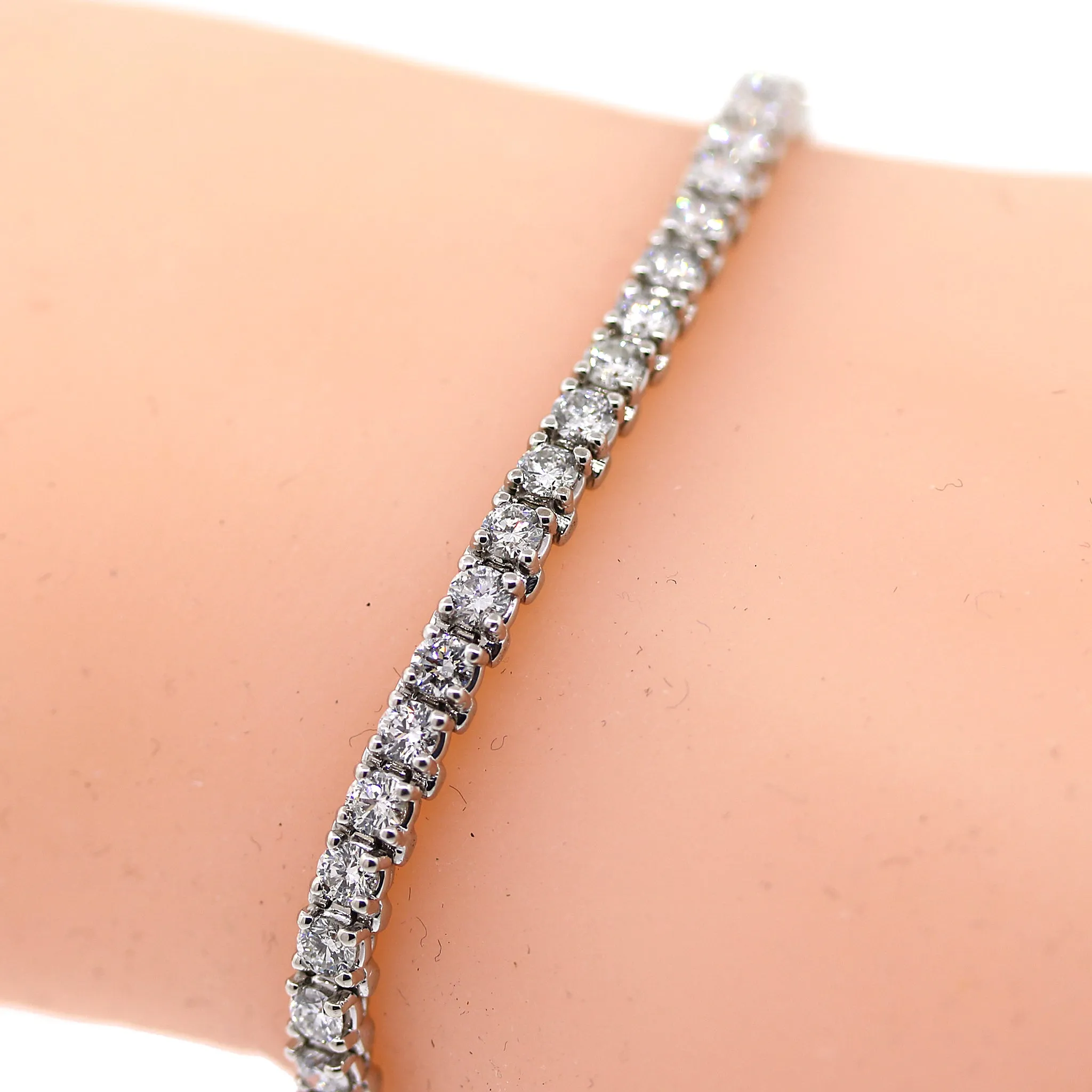 Classic 5.80 carat Diamond Tennis Bracelet