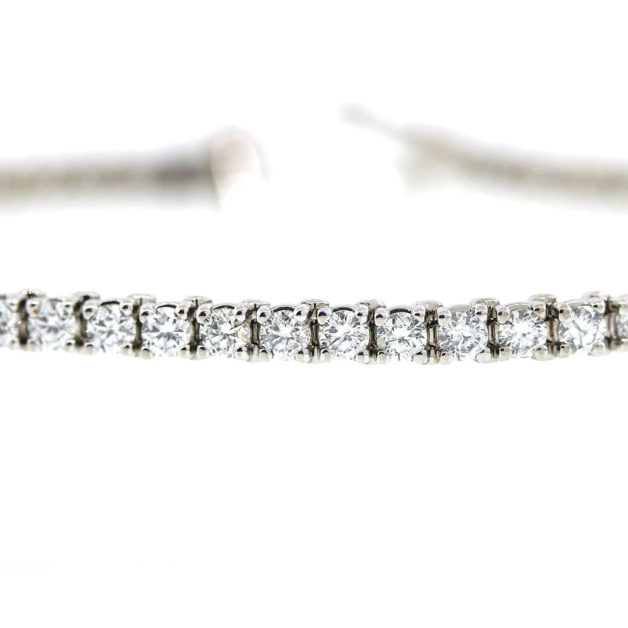 Classic 5.80 carat Diamond Tennis Bracelet