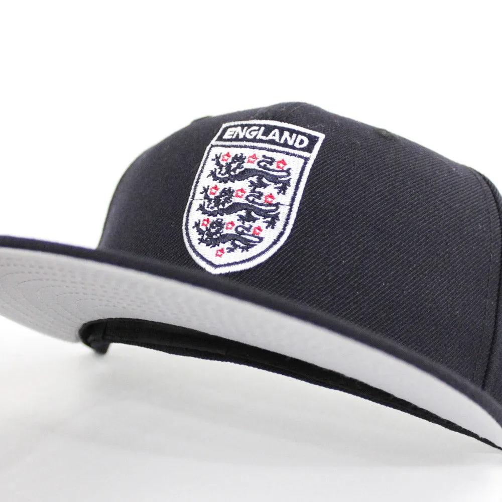 England Soccer Crest New Era 59Fifty Fitted Hat (Navy Gray Under Brim)