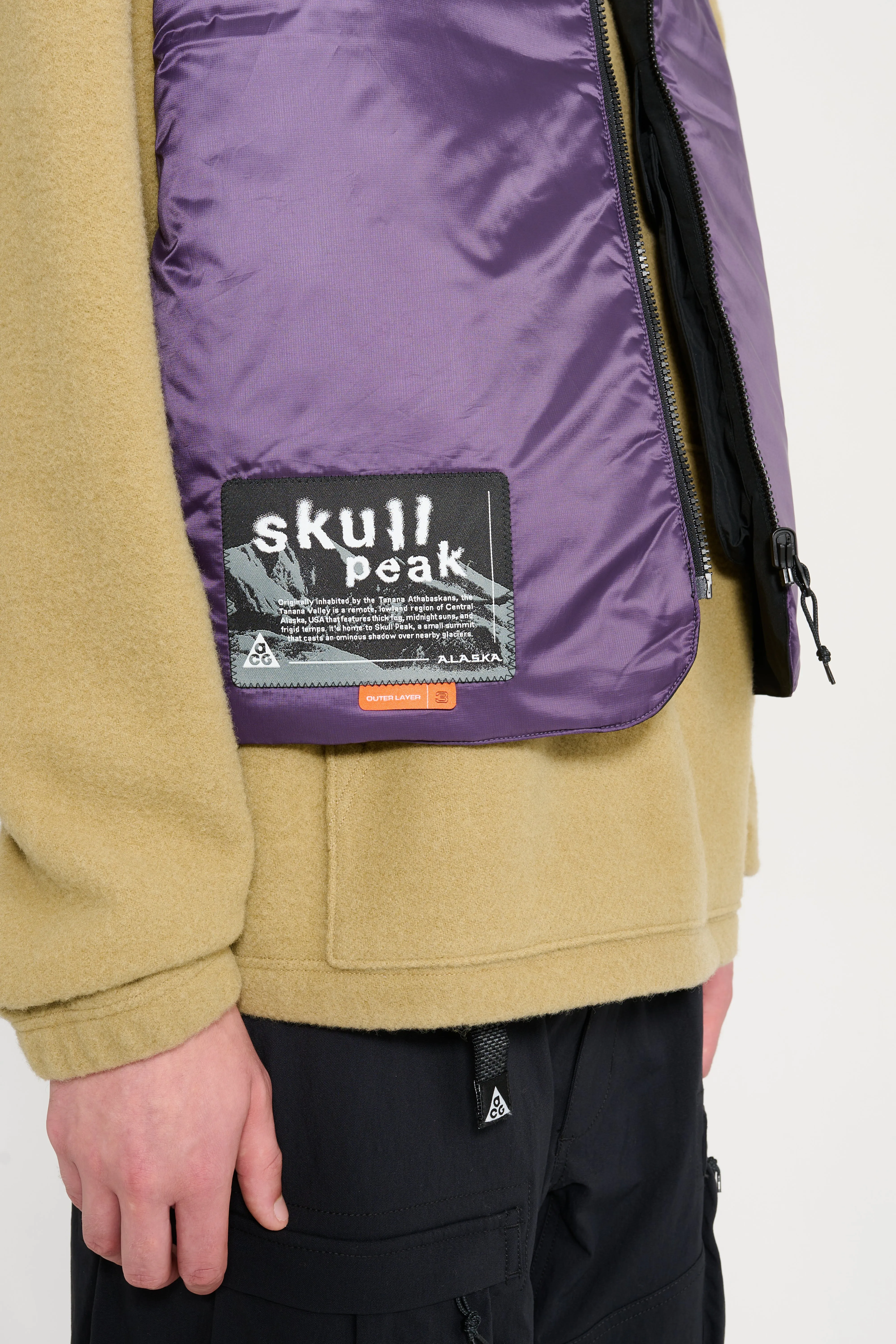 Nike ACG Primaloft Skull Peak Reversible Vest Black / Dark Raisin