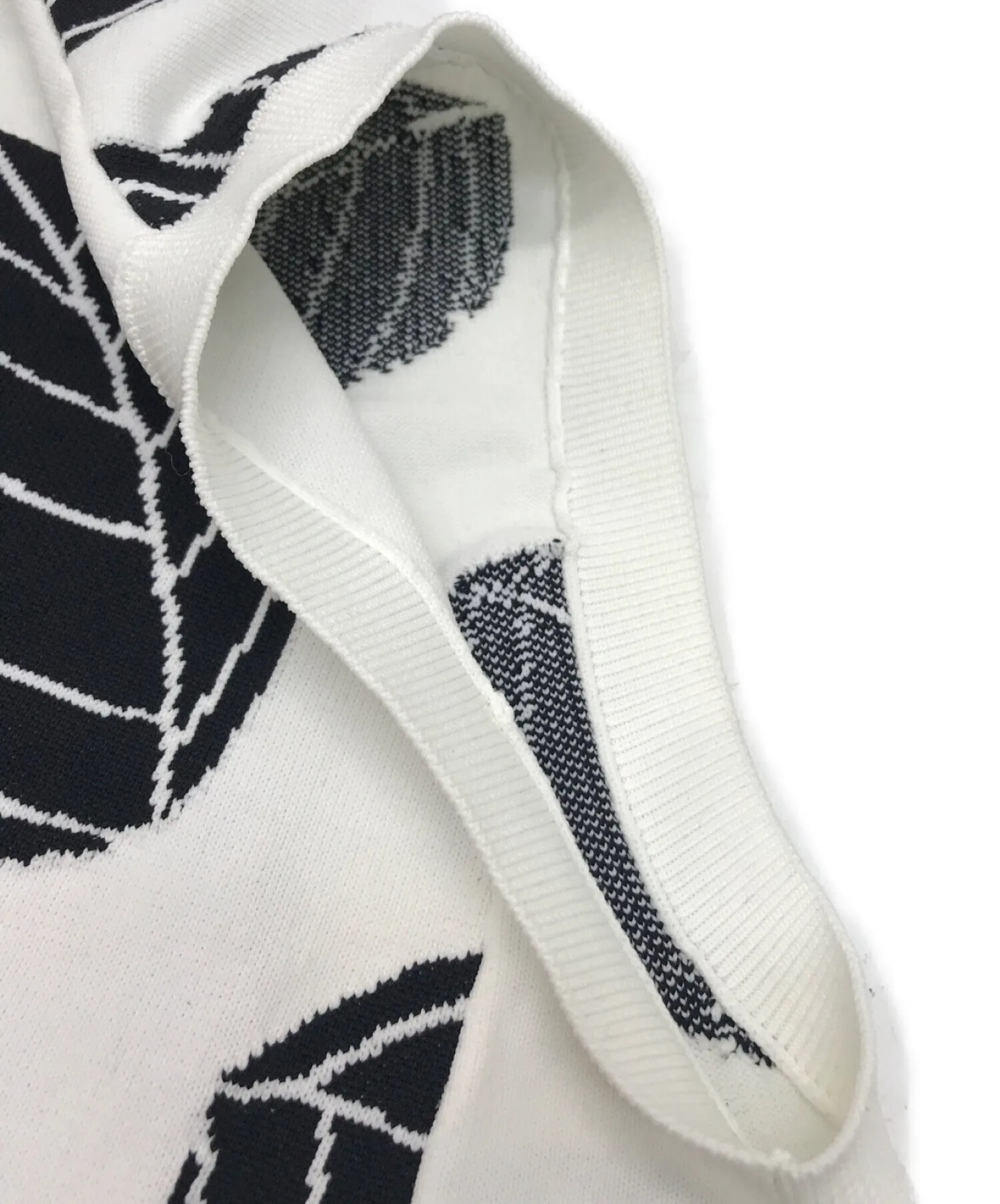 [Pre-owned] COMME des GARCONS Leaf Pattern Knit Vest GI-N007