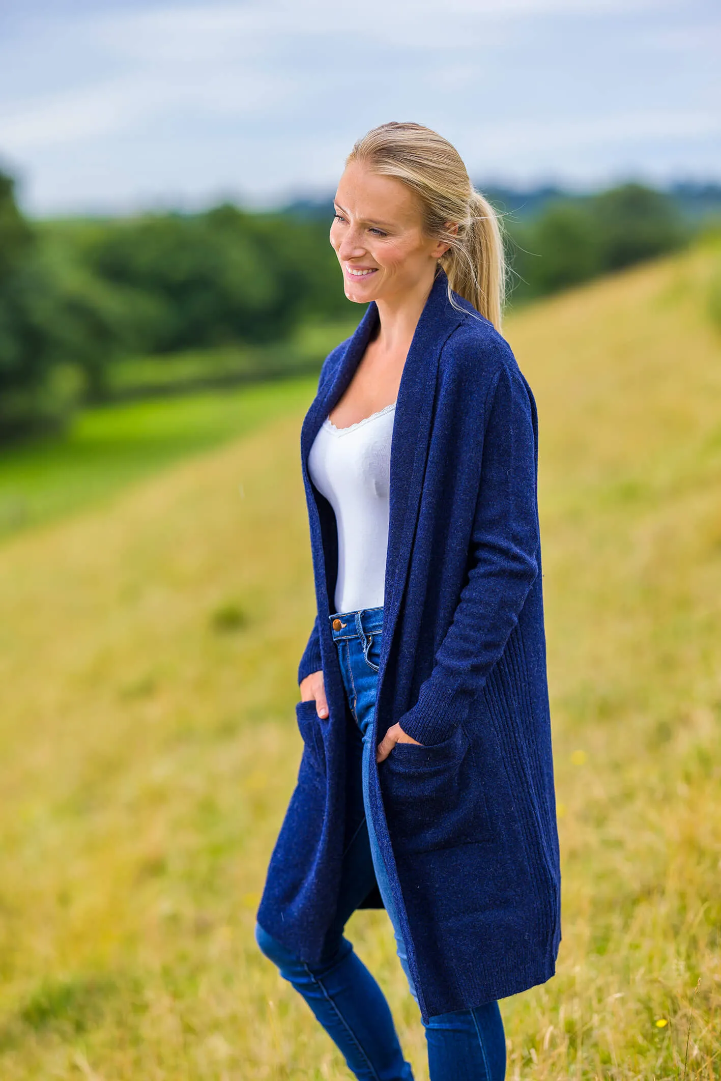 THE LAMBSWOOL CARDIGAN